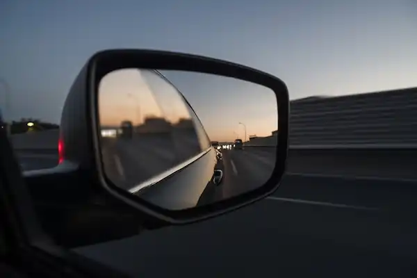 آینه برقی اتومبیل